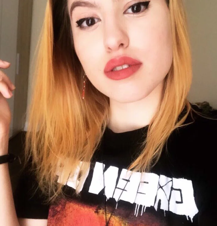 HardyGrace's Offline Chat Room