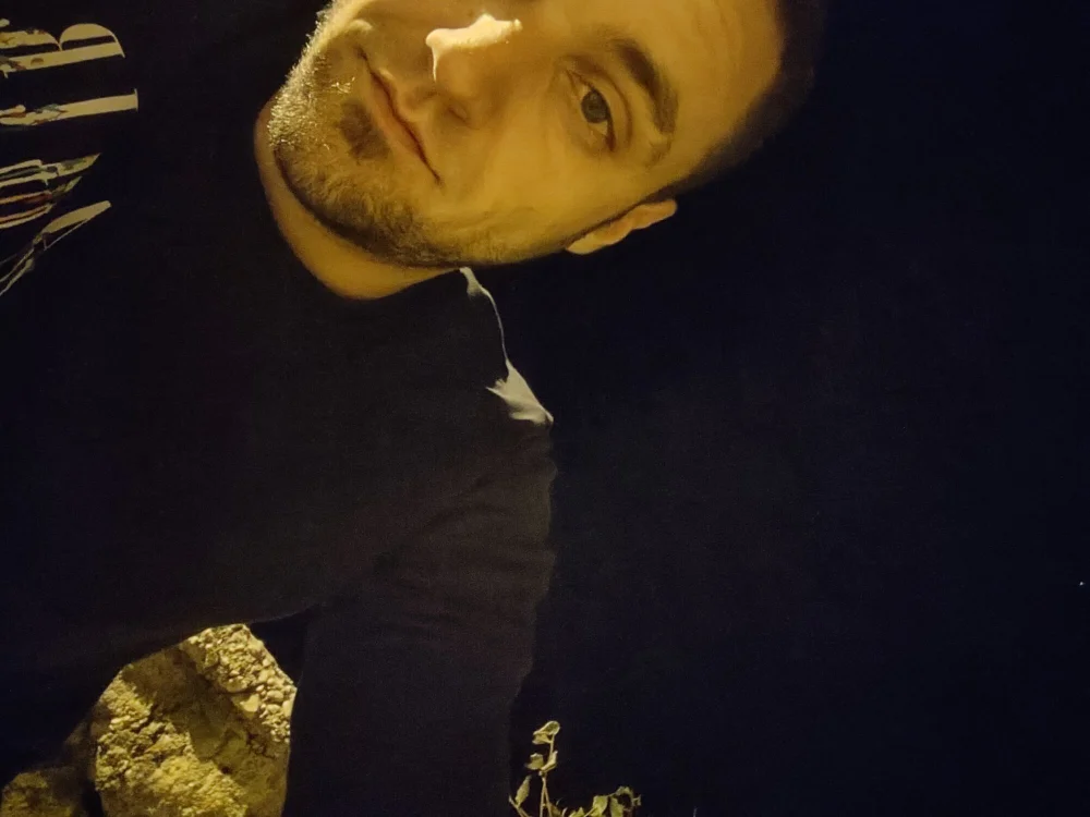balkangentleman's Offline Chat Room