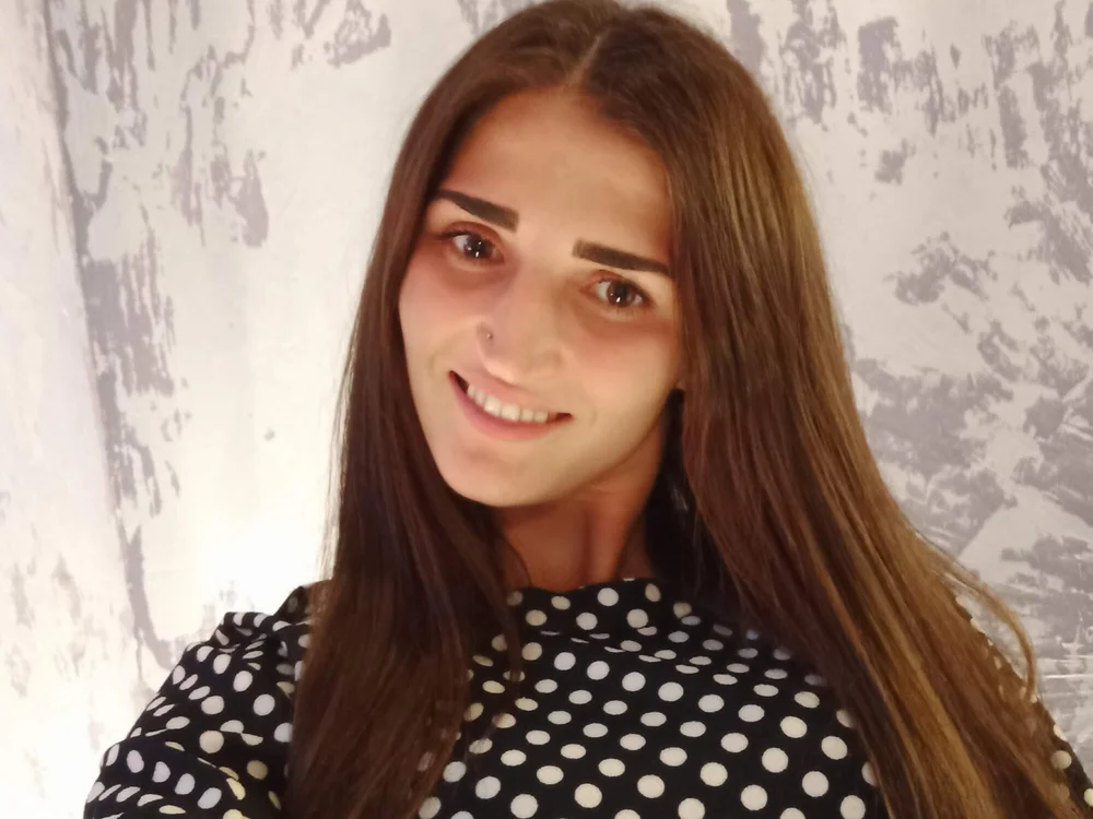 Sadie_Lauri's Offline Chat Room