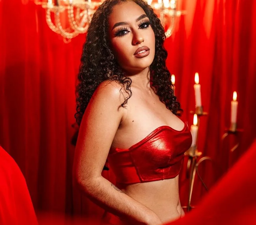 Sara_Rossi__ লাইভ XXX চ্যাট