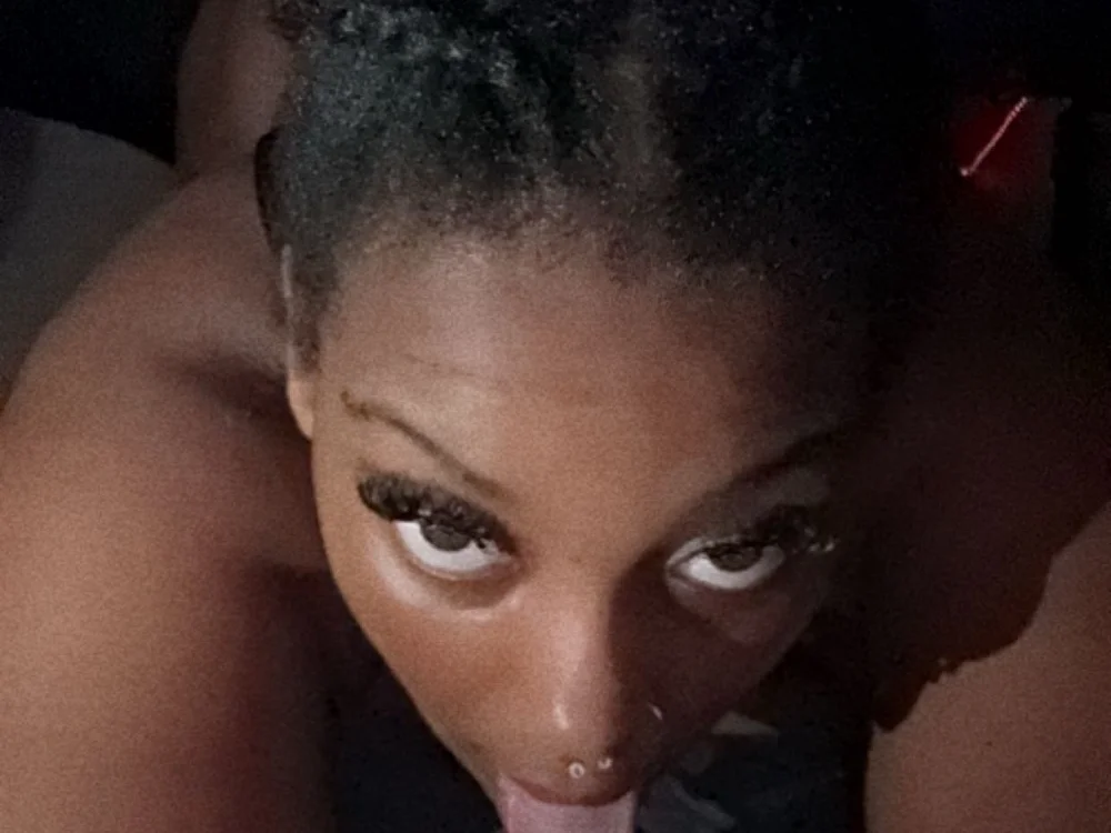 MamiMila22_ offline chatrum