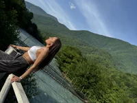 _Julia_Fox_ cover photo