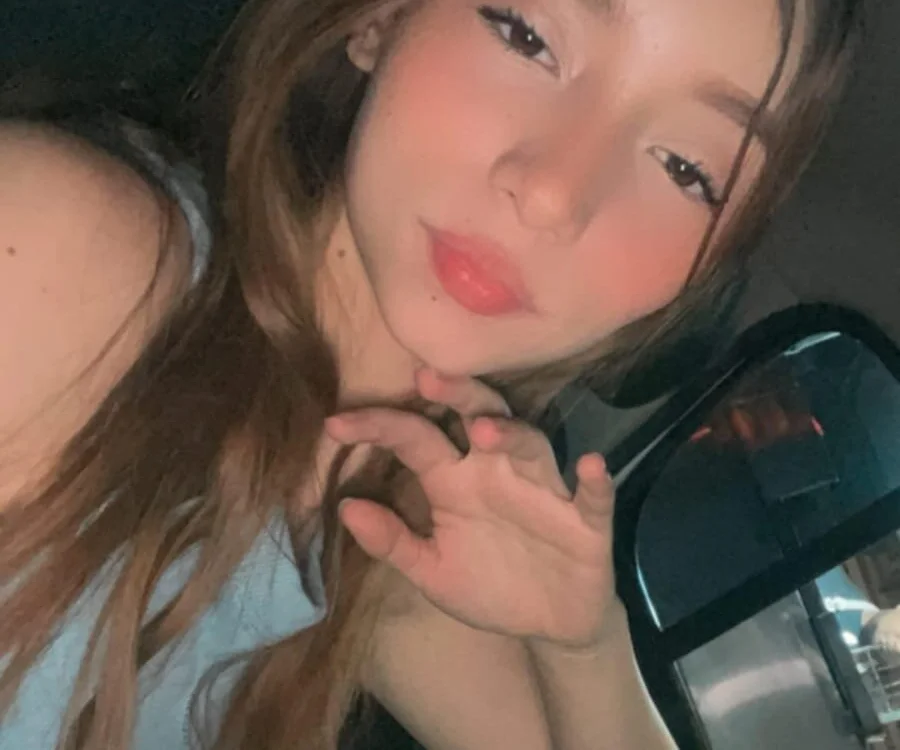 Ester_exposito offline chatrum
