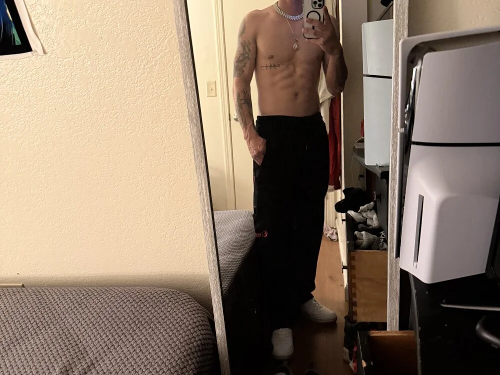 MRstiveG Offline XXX-chat