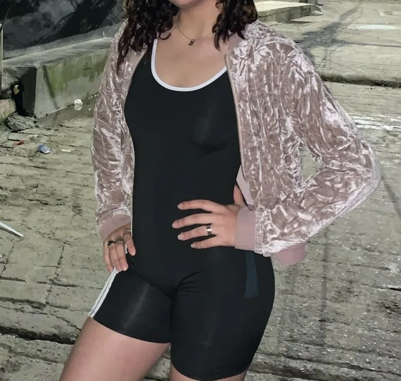 curly_hot_'s Offline Chat Room