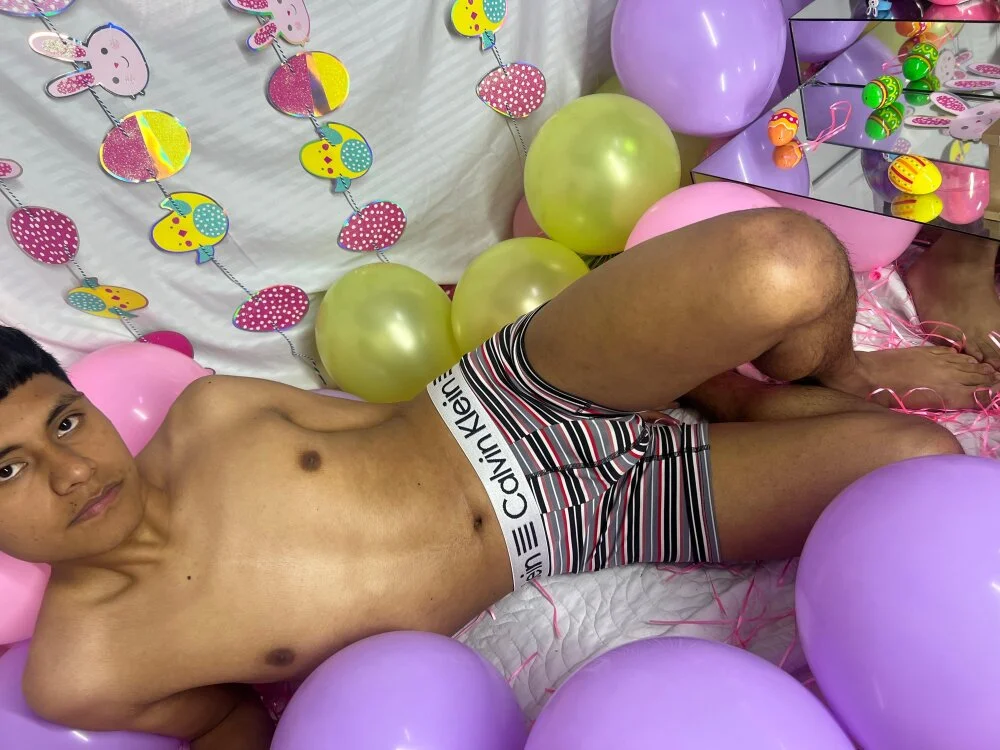 Mia_Colluchi_RX's Offline XXX Chat