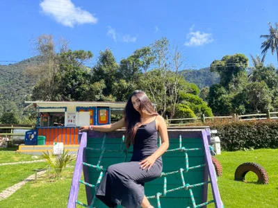 Sexy_sarita_outdoors
