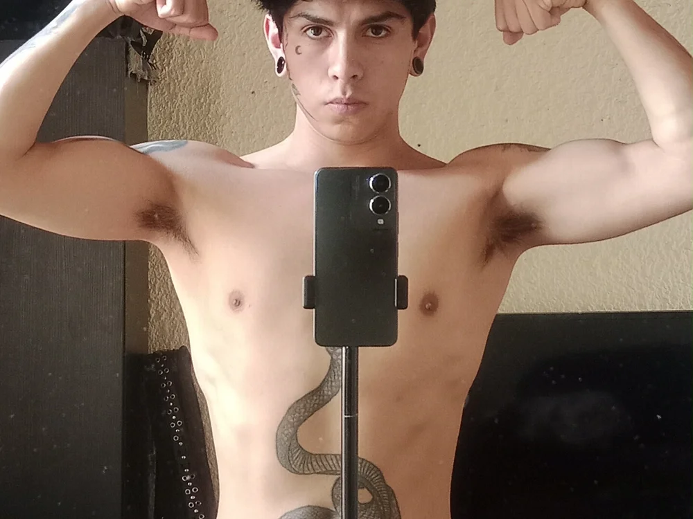 SnakeNFiire Offline XXX Chat