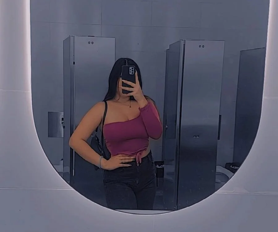 Wild_lilhy Chat XXX Ngoại tuyến