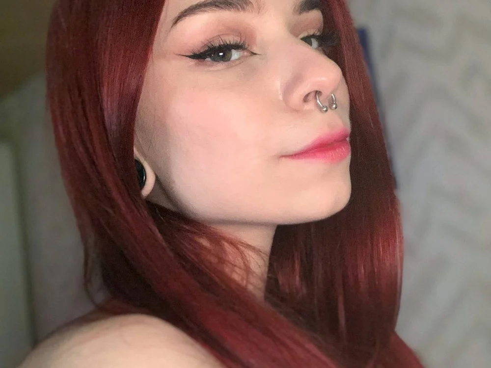 Miya__Moore's Offline XXX Chat