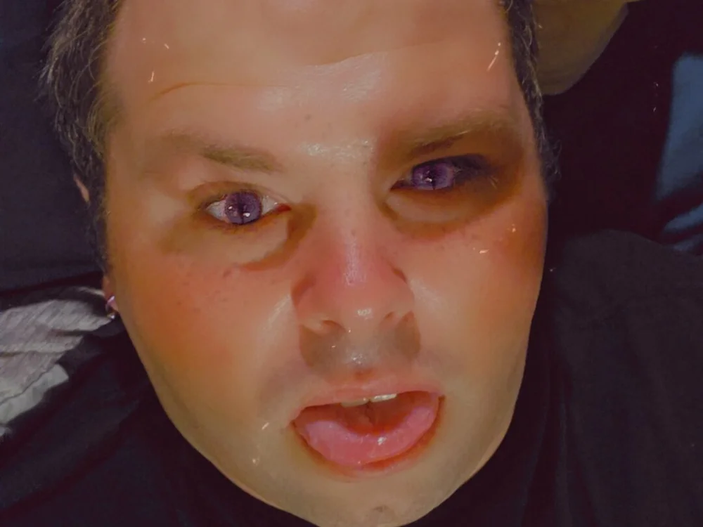 bigpappa950331's Offline Chat Room