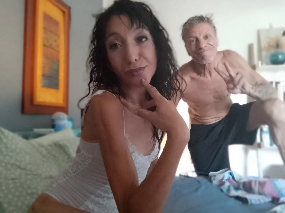 Deddyitalia3p's Offline XXX Chat
