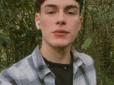 Damian_white0 Male Outdoor Cam Chat