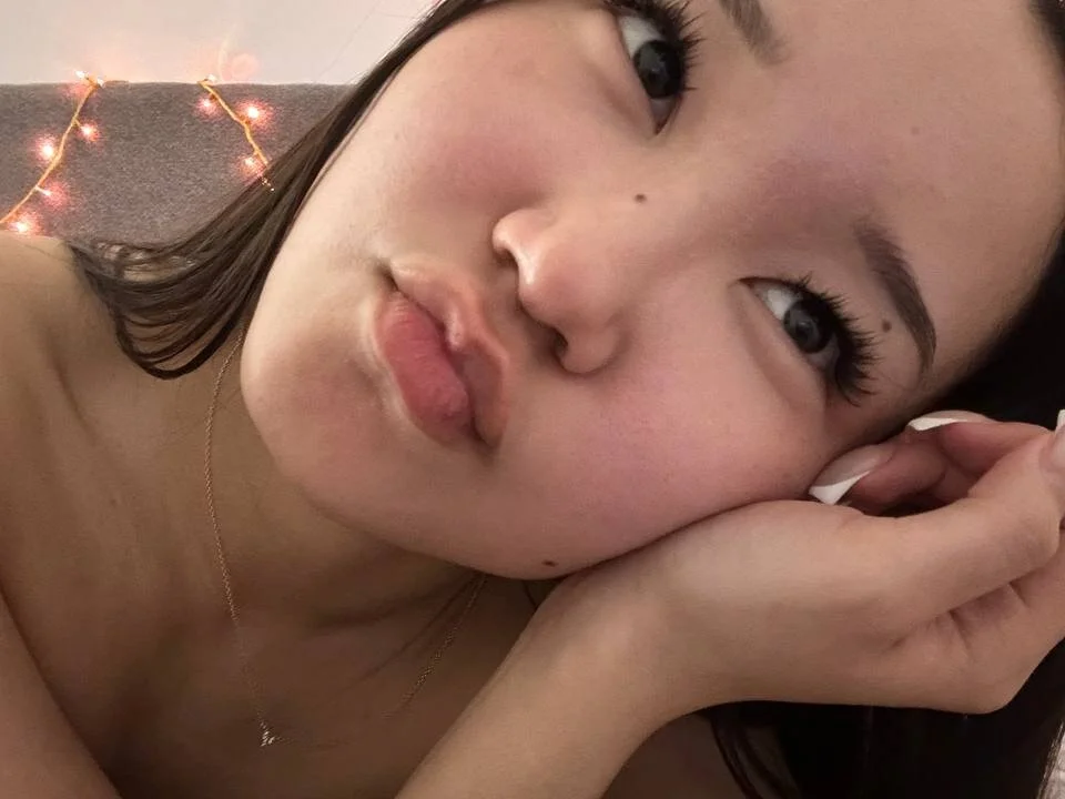 theadorableprinces: συνομιλία ΧΧΧ εκτός σύνδεσης