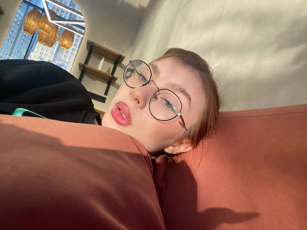 AngelaSwan's Offline Chat Room