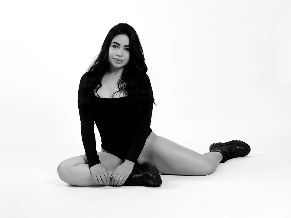 Sara_Leblanc Offline XXX Chat