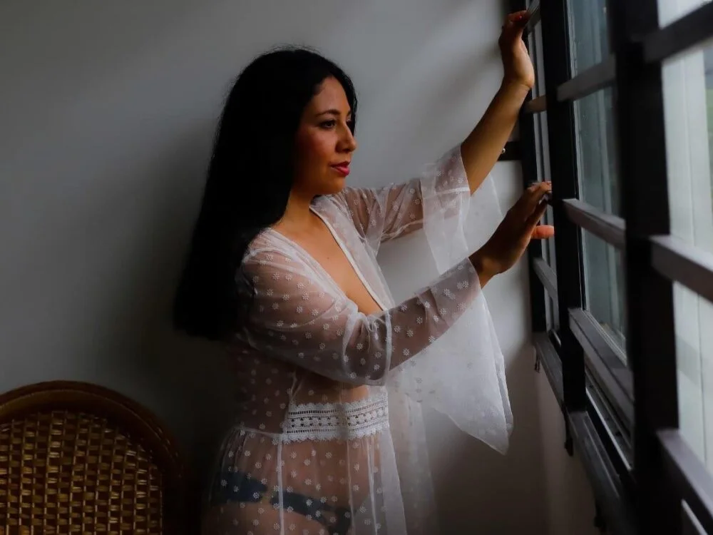 layla_gomez's Offline XXX Chat