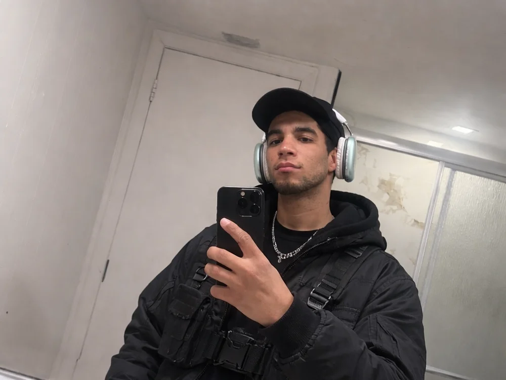 MIAMIHUSTLE's Offline Chat Room