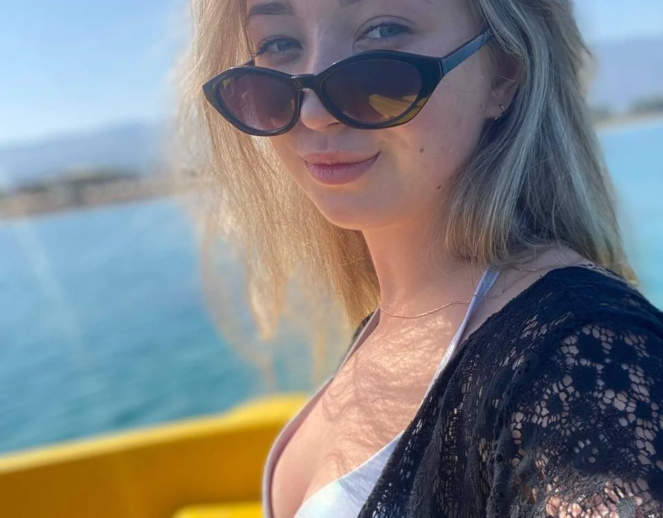 ElsaFrozenGirl's Offline Chat Room