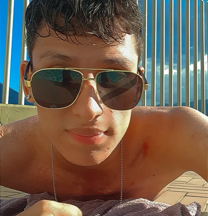 Andres0101010101's Offline XXX Chat