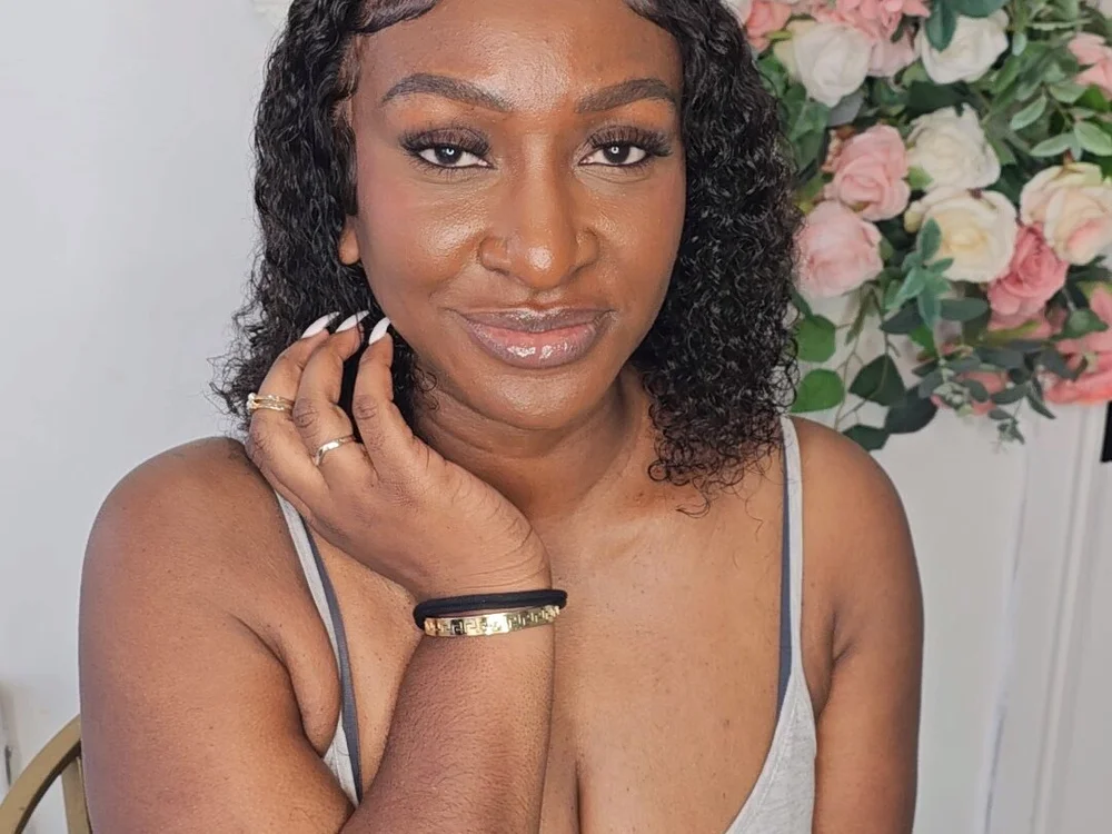 CeeCee_Noire's Offline XXX Chat