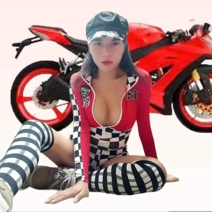 danayaph's Offline Chat Room