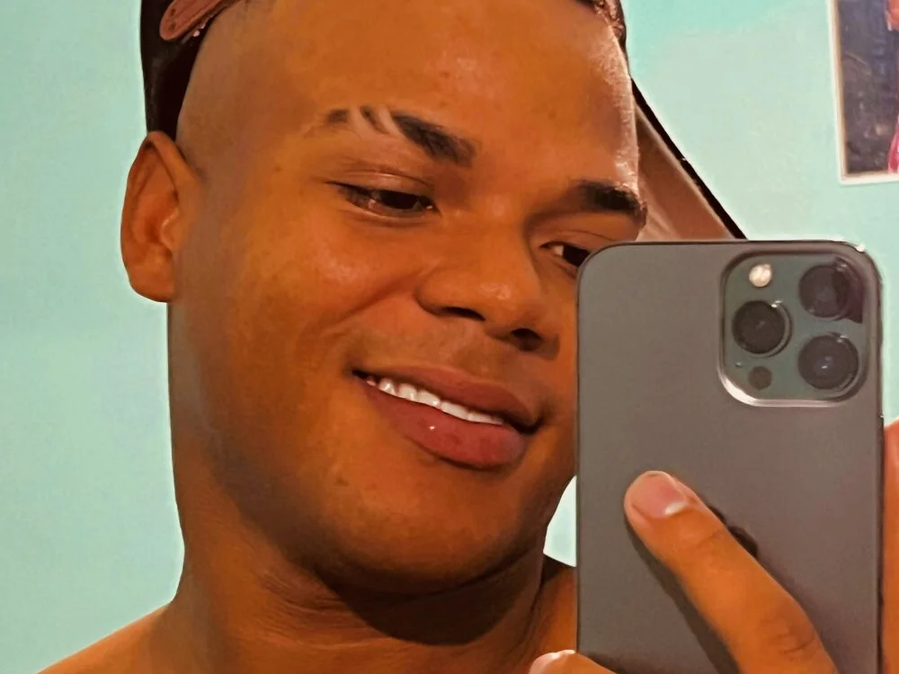 AlejandroLand: офлайн-секс-чат