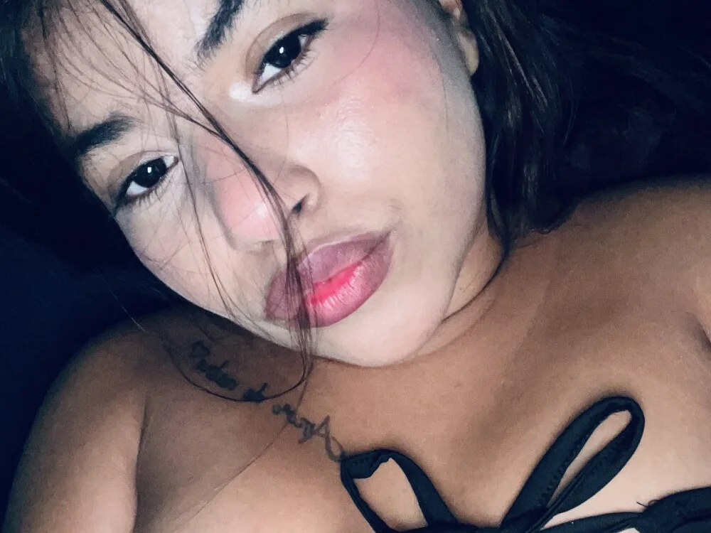 Chat XXX offline de Charlothe_18