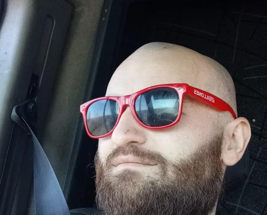 Curaj48's Offline Chat Room