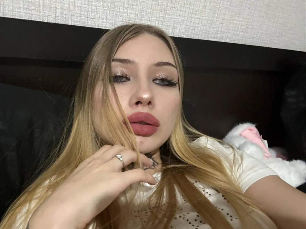 StreisSex_'s Offline XXX Chat