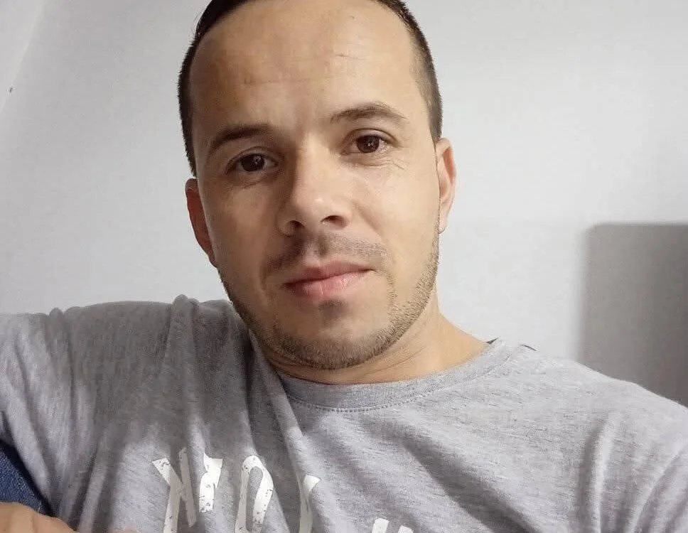 nando4's Offline Chat Room