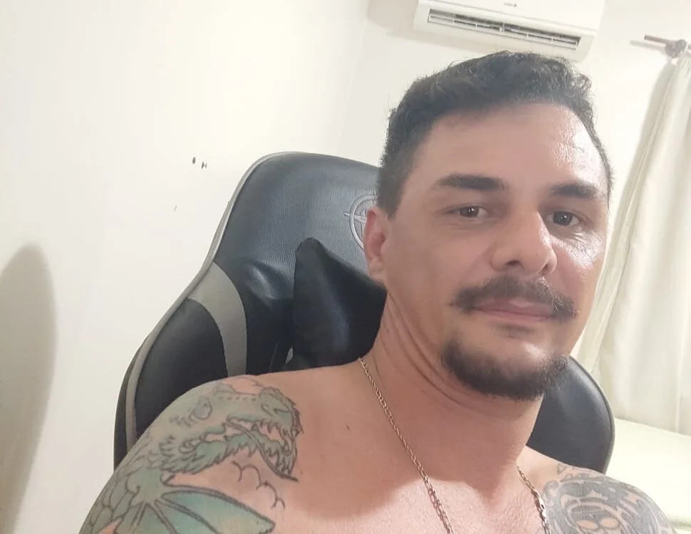 eduzao38's Offline Chat Room