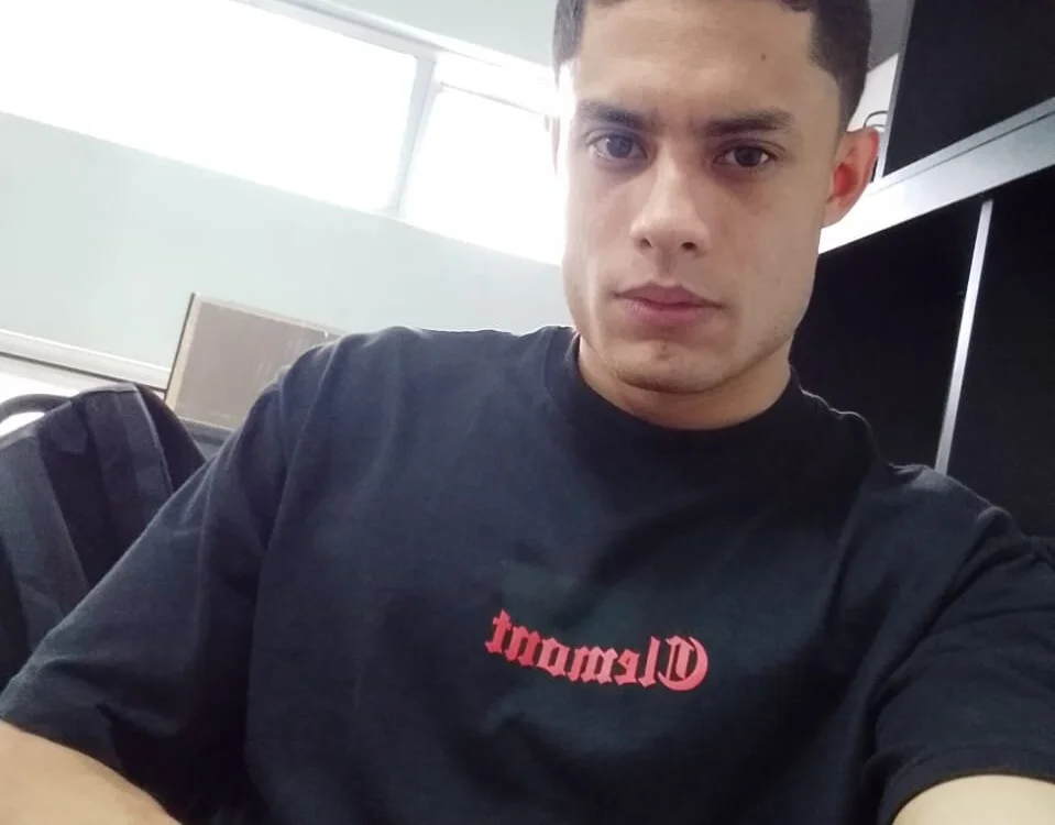 JUSTIN_WYATT2 Offline XXX-Chat