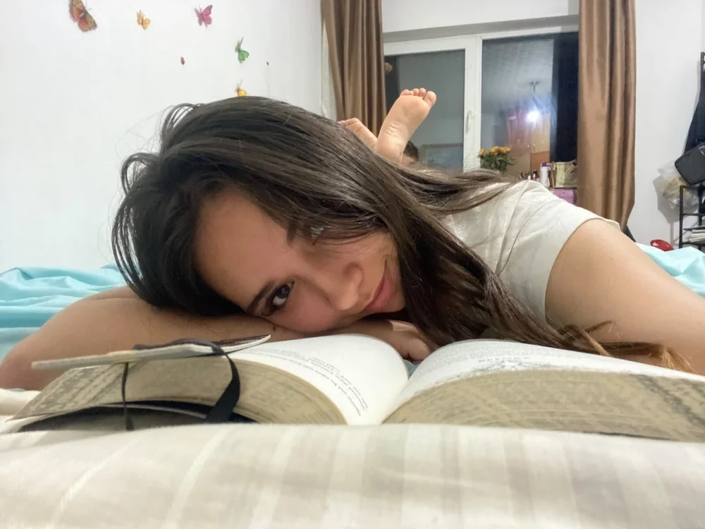 Chloe_Haze Offline XXX-chat