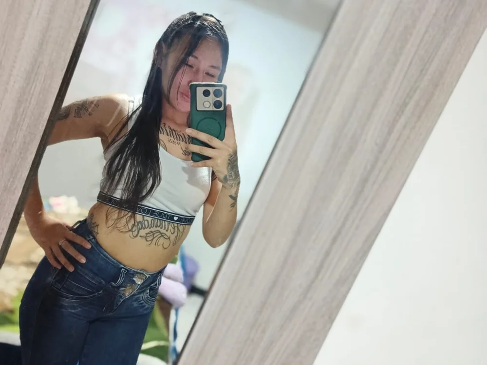 Sammy__petite's Offline XXX Chat