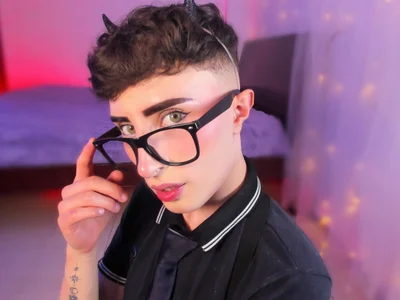 SebastianHilton Couple Sissy Free Cam Chat