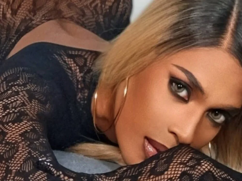 SKYLAROSSE Chat XXX offline