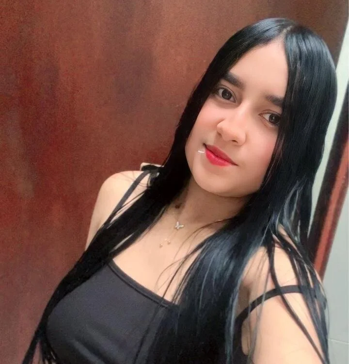 caroline_blake01 offline chatrum