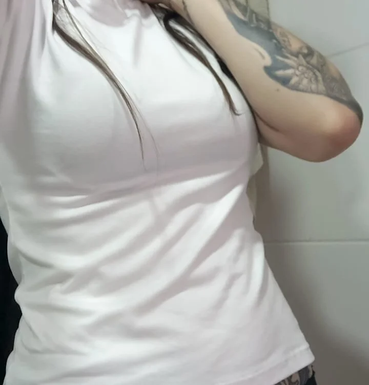 _cristina__'s Offline Chat Room
