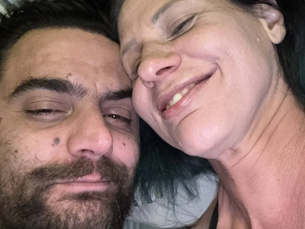 Fuckbuddies1111's Offline XXX Chat