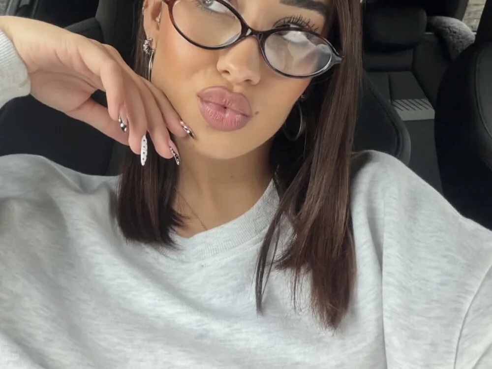 awesomemilkssn Offline XXX chat