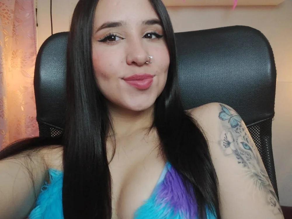 Carolinaat's Offline Chat Room