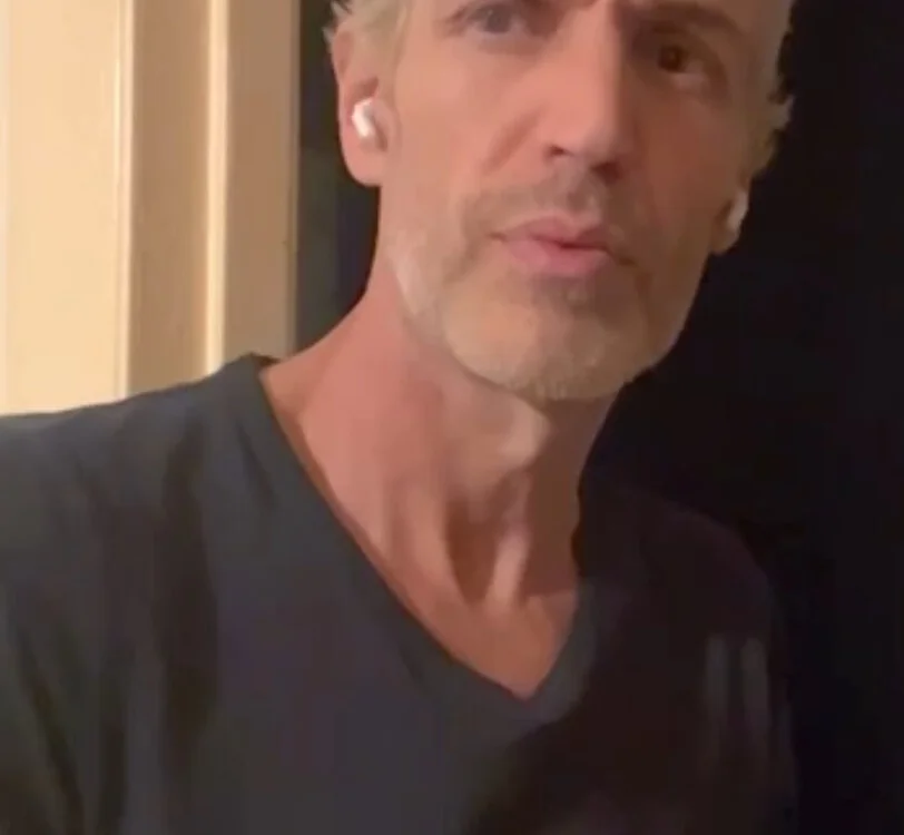 DutchGuyXlBerlin's Offline XXX Chat