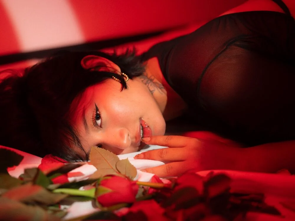 Yazmin_rouse 離線 XXX 聊天