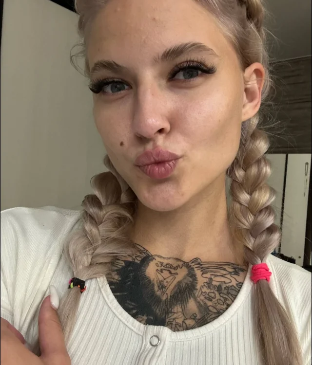 Rebecca_Caldwell Offline XXX Chat