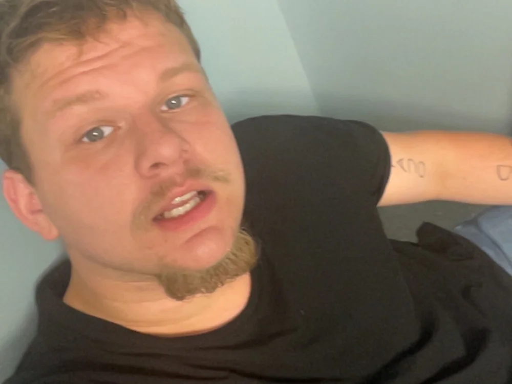 lilkra's Offline Chat Room
