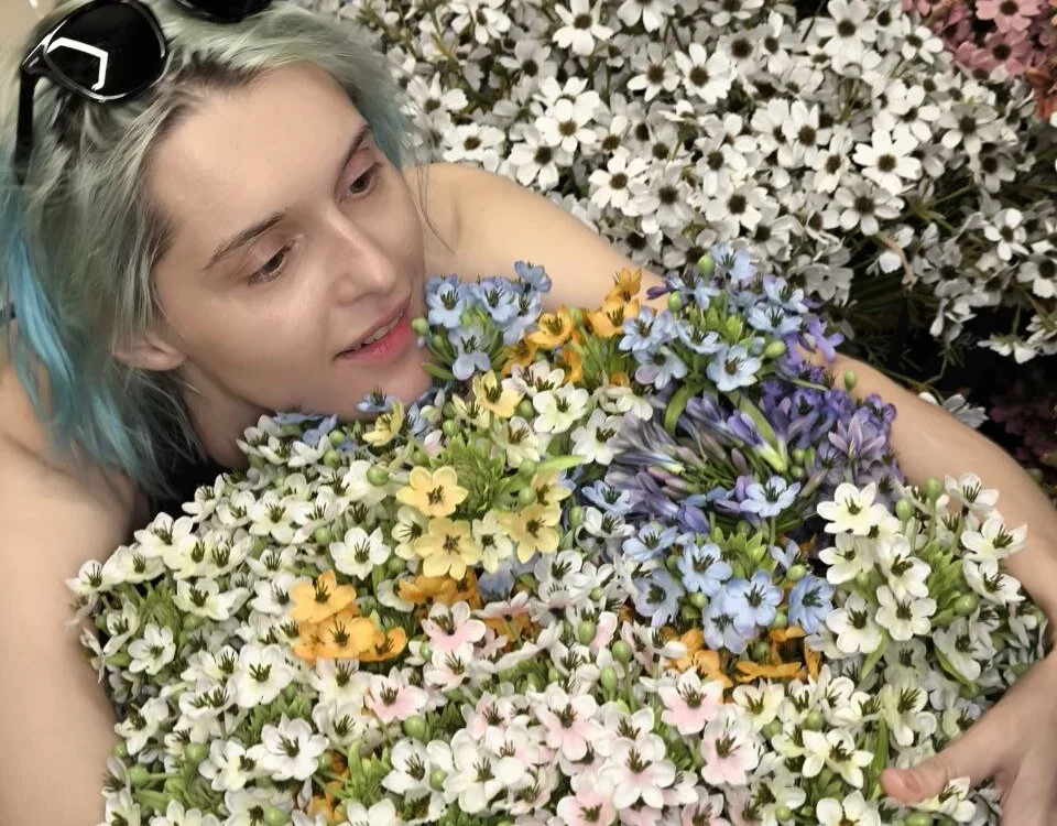 Lea_Elfie's Offline Chat Room