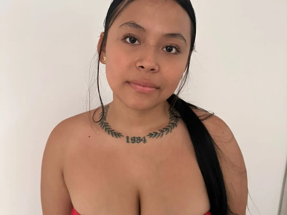 sweetmorenaX offline XXX-chat