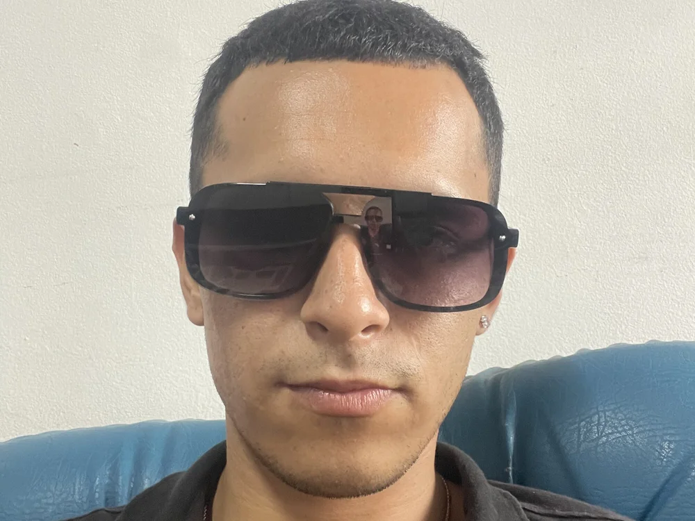 Flaco_sex66's Offline XXX Chat