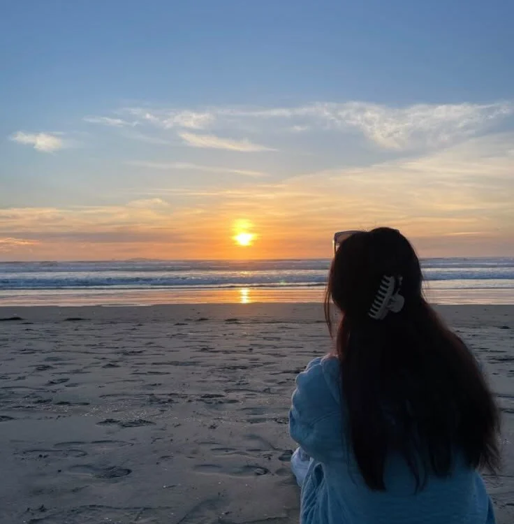 Mae_Luna cover photo